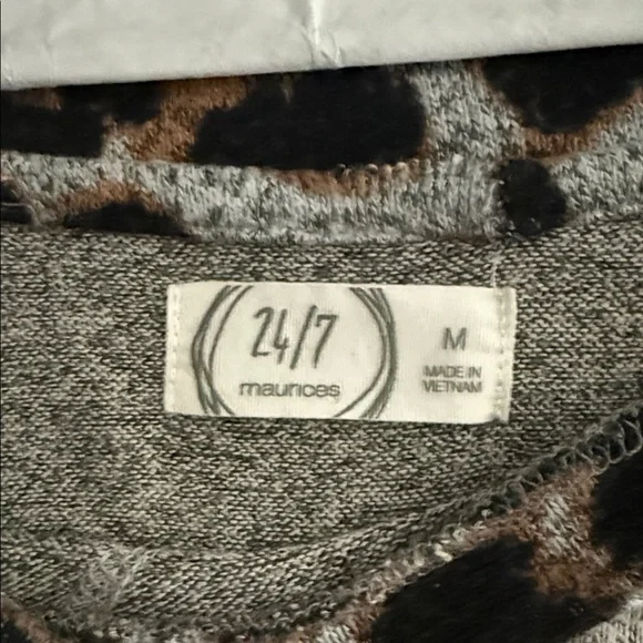 Stylish Gray and Animal Print Women's Top - Picture 3 of 5